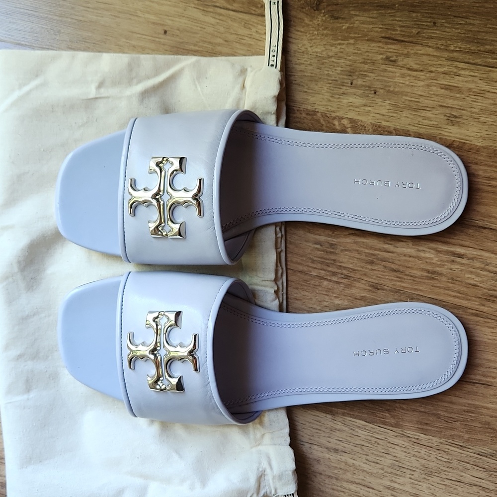 New Rare Tory Burch Eleanor Calfskin Medallion sandals/slides lavender size 8.5